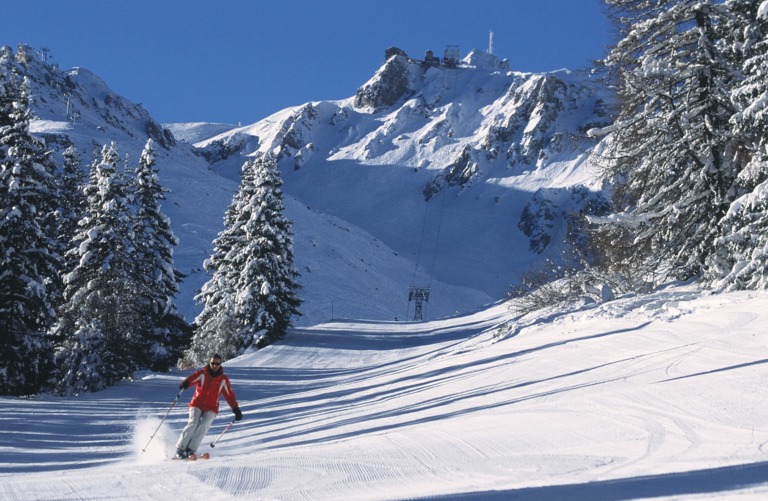 Skiing.jpg
